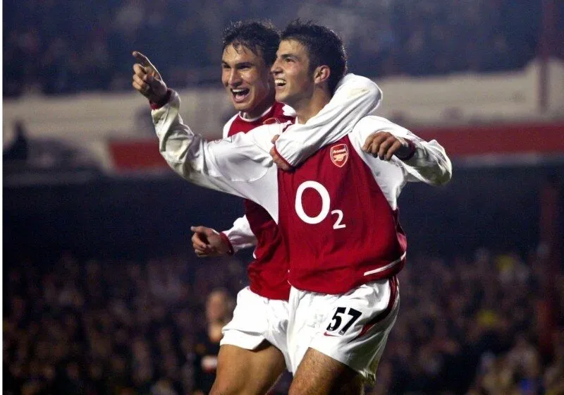 Hành trình từ tài năng nhí đến ngôi sao toàn cầu của Cesc Fàbregas