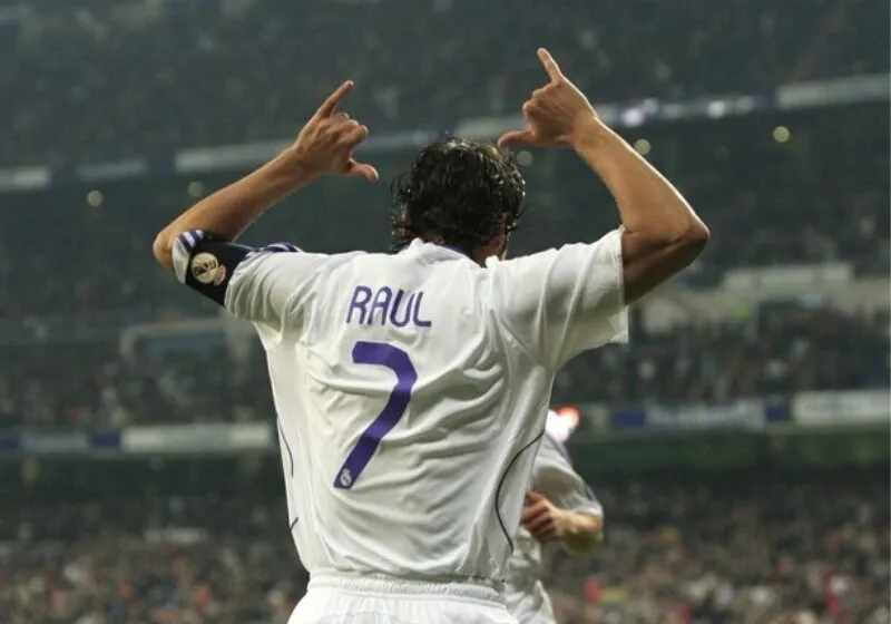 Raul Gonzalez giải nghệ ở tuổi 38 - Tạm biệt “Chúa nhẫn”