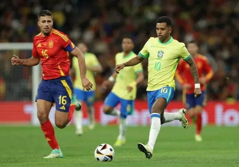 Phân tích chiến thuật giữa Tây Ban Nha vs Brazil