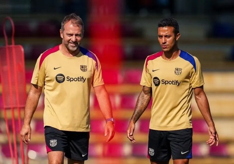 Thiago Alcantara trở lại Barcelona làm trợ lý cho Hansi Flick