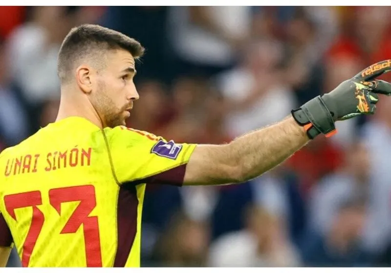 thủ môn Unai Simón