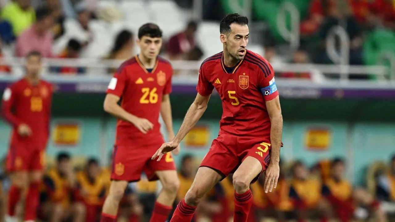 Sergio Busquets tuyên bố giải nghệ