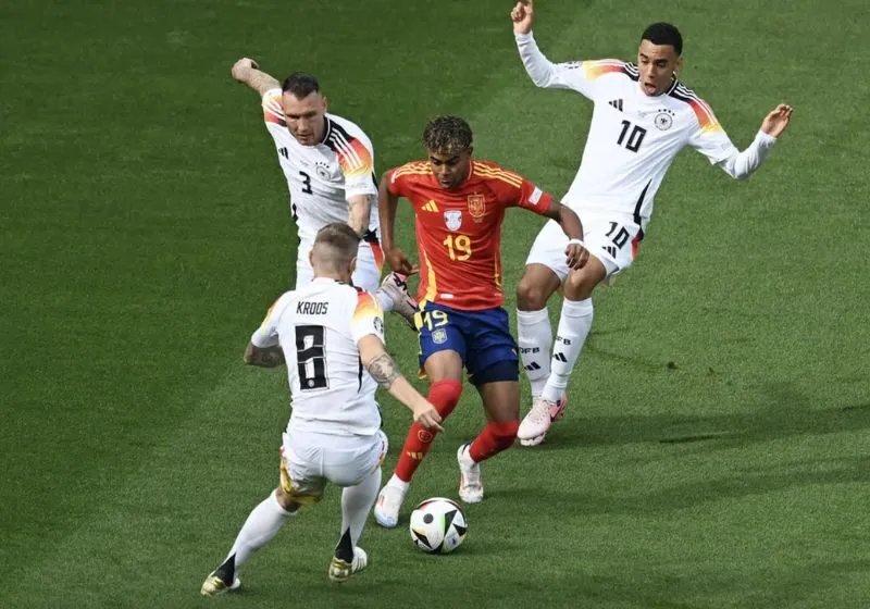 Barca ngăn cản Yamal lên tuyển Tây Ban Nha